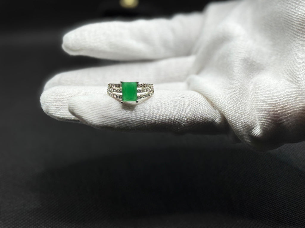 Elegant Stone Ring 💍